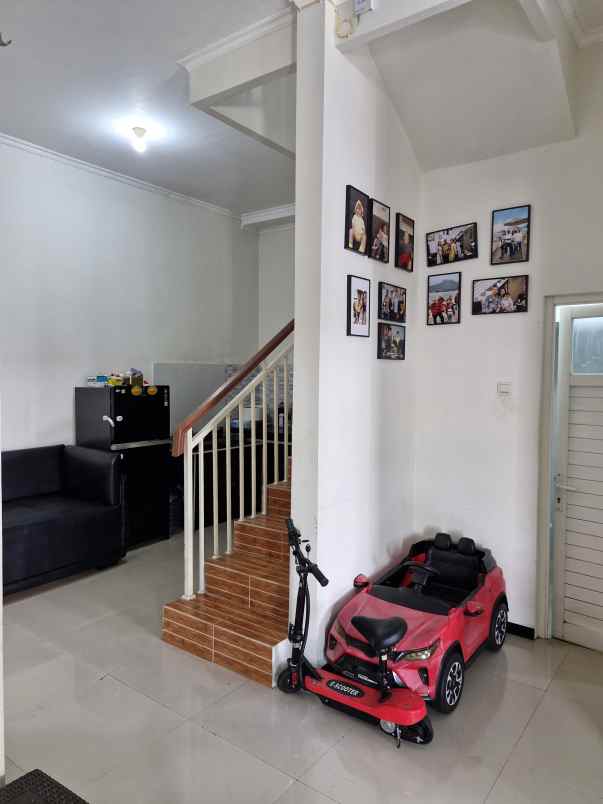 dijual rumah hook lokasi jl ikan gurami kota malang