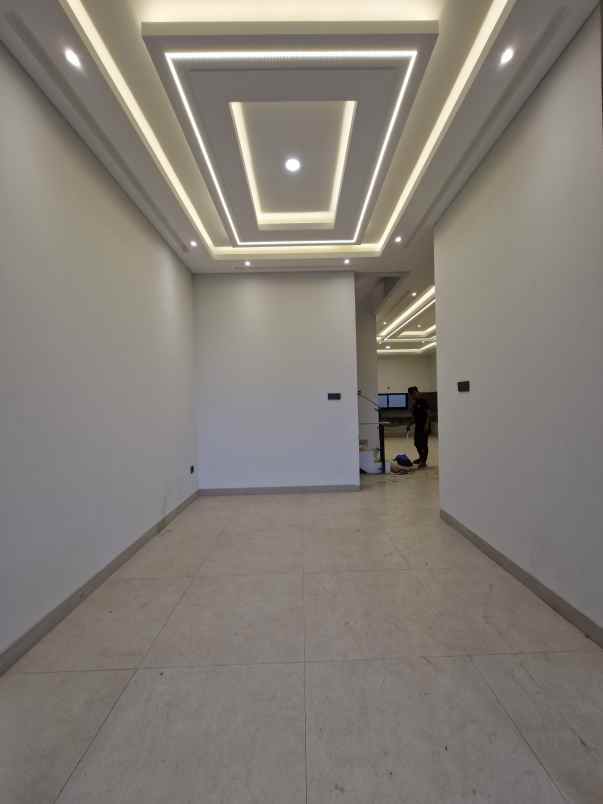 dijual rumah jagakarsa