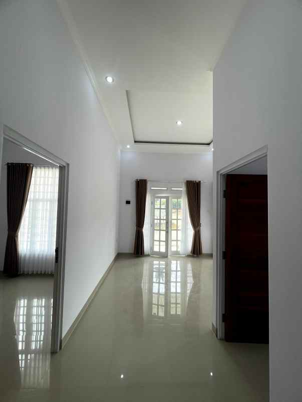 dijual rumah jalan alternatif kota