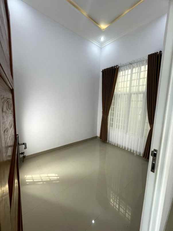 dijual rumah jalan alternatif kota