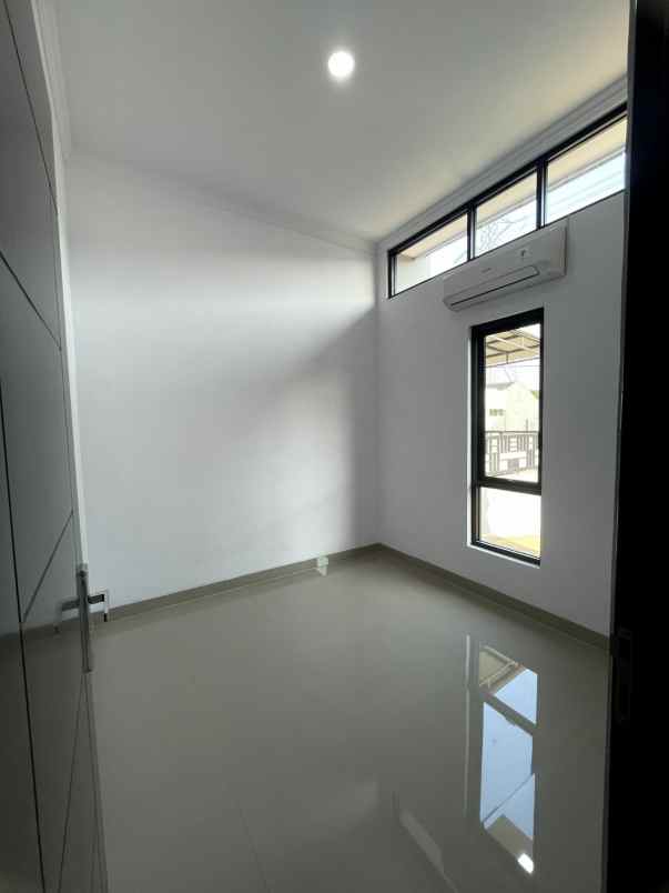 dijual rumah jalan alternatif kota
