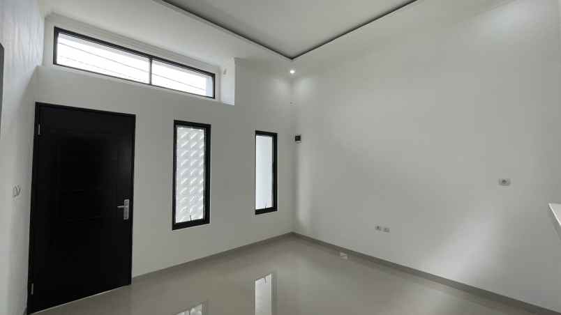 dijual rumah jalan alternatif kota