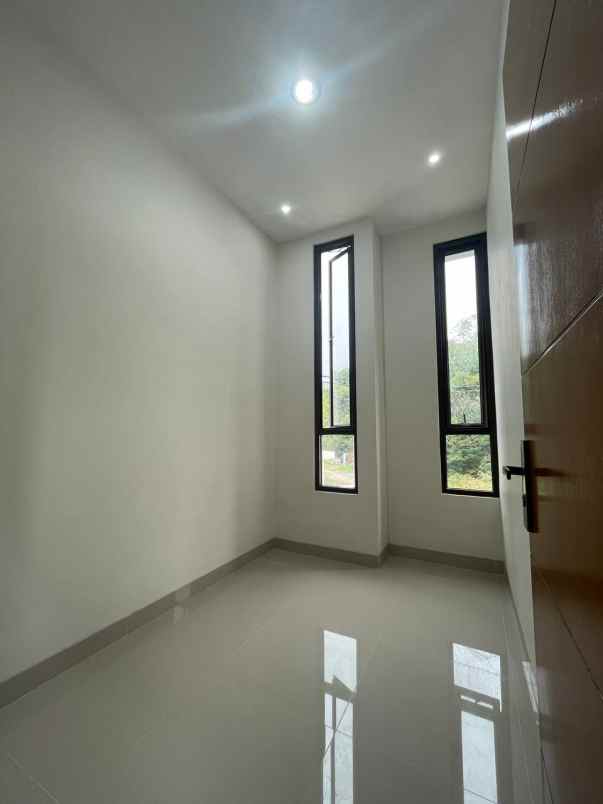 dijual rumah jalan alternatif kota