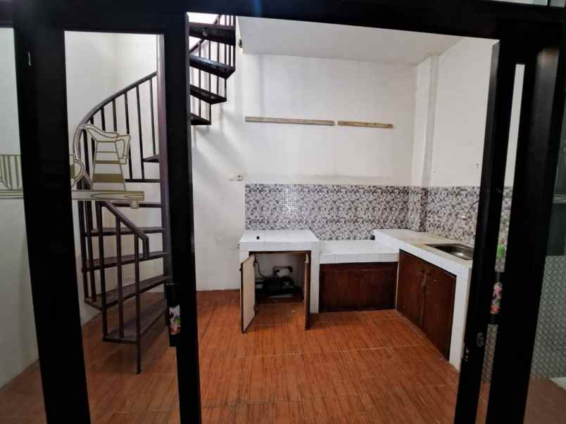 dijual rumah jalan alternatif kota