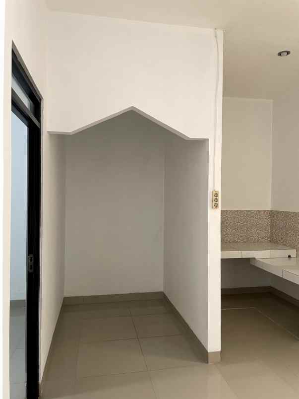 dijual rumah jalan alternatif kota