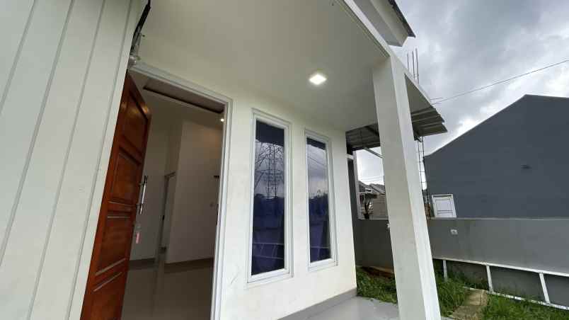 dijual rumah jalan alternatif kota