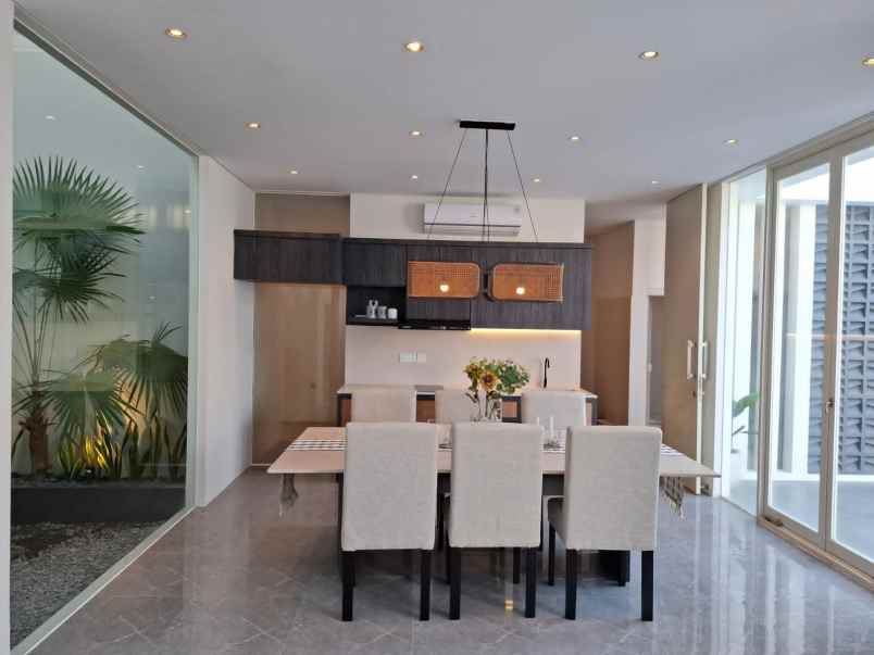 dijual rumah jalan bukit golf internasional