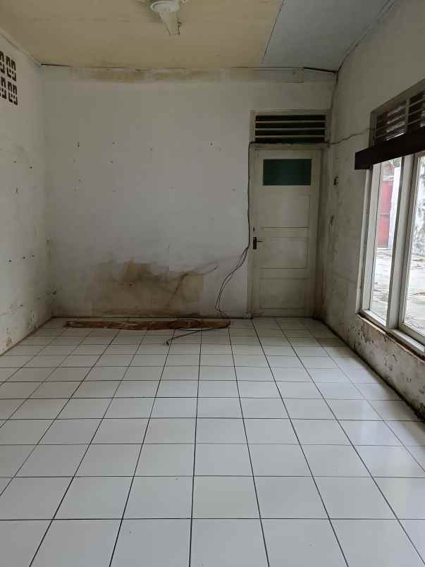 dijual rumah jalan gunung sahari