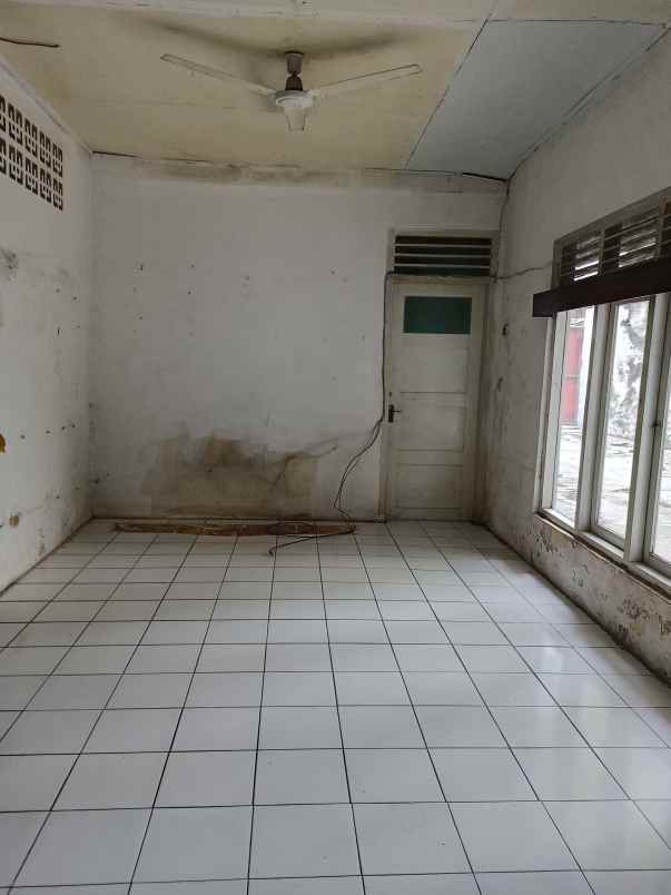 dijual rumah jalan gunung sahari