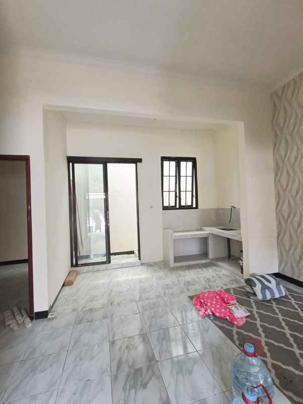 dijual rumah jalan ikan nila blimbing