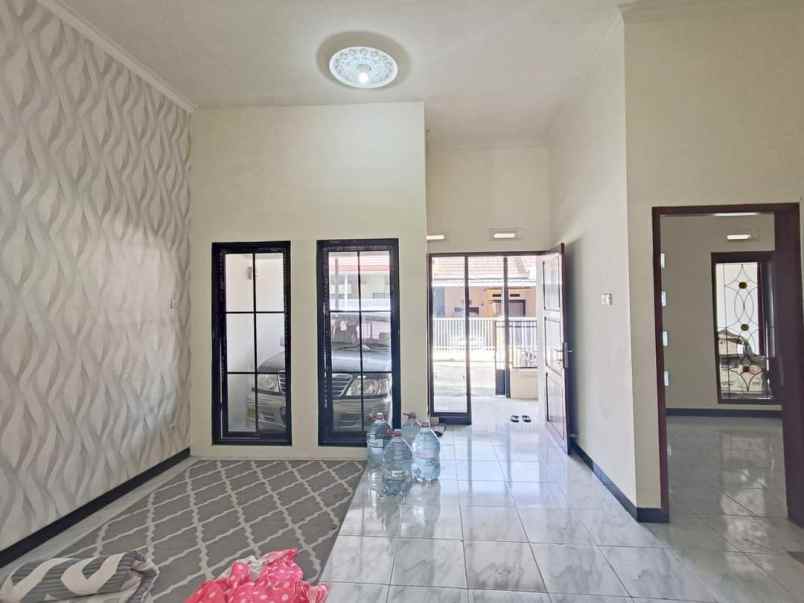 dijual rumah jalan ikan nila blimbing