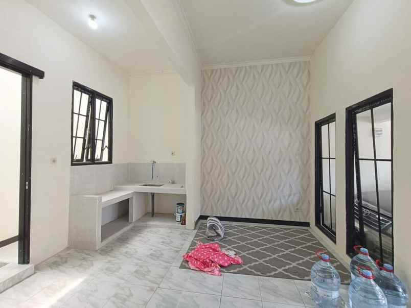 dijual rumah jalan ikan nila blimbing