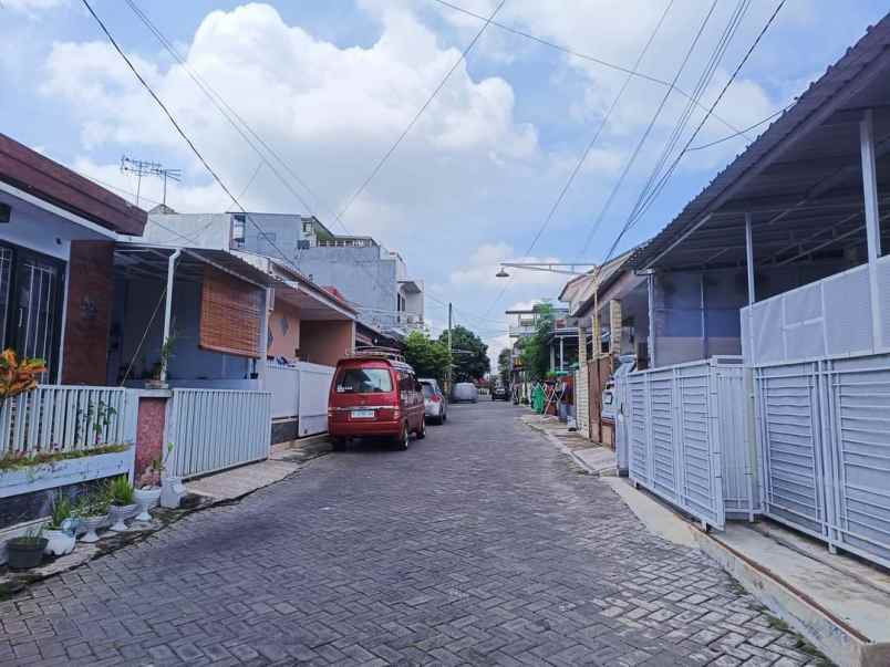 dijual rumah jalan ikan nila blimbing