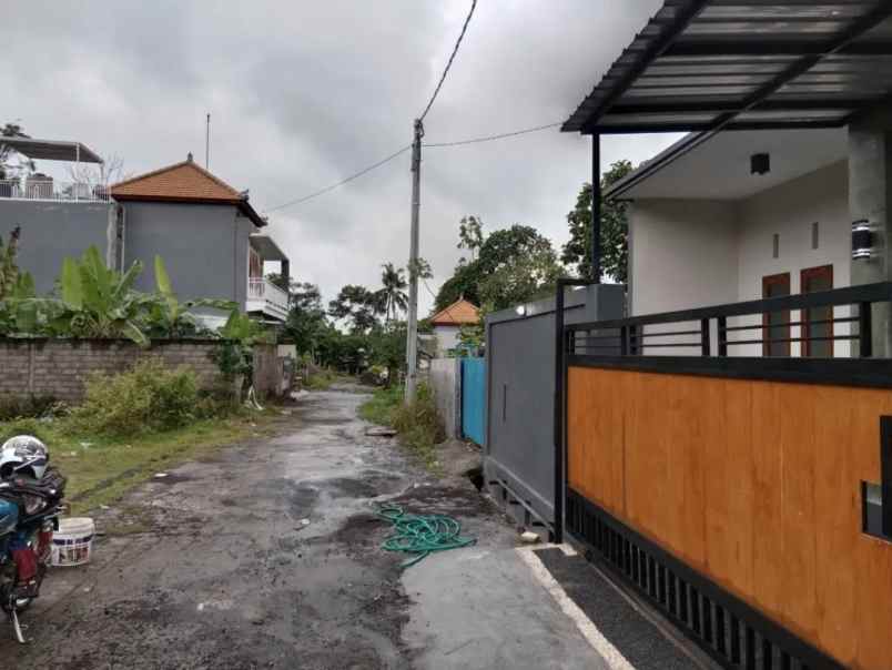 dijual rumah jalan karang suwung