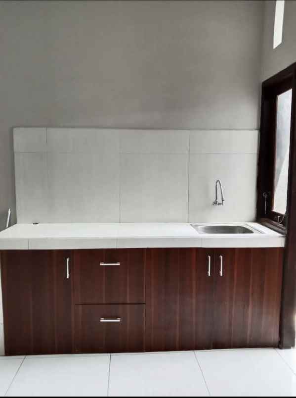 dijual rumah jalan karang suwung