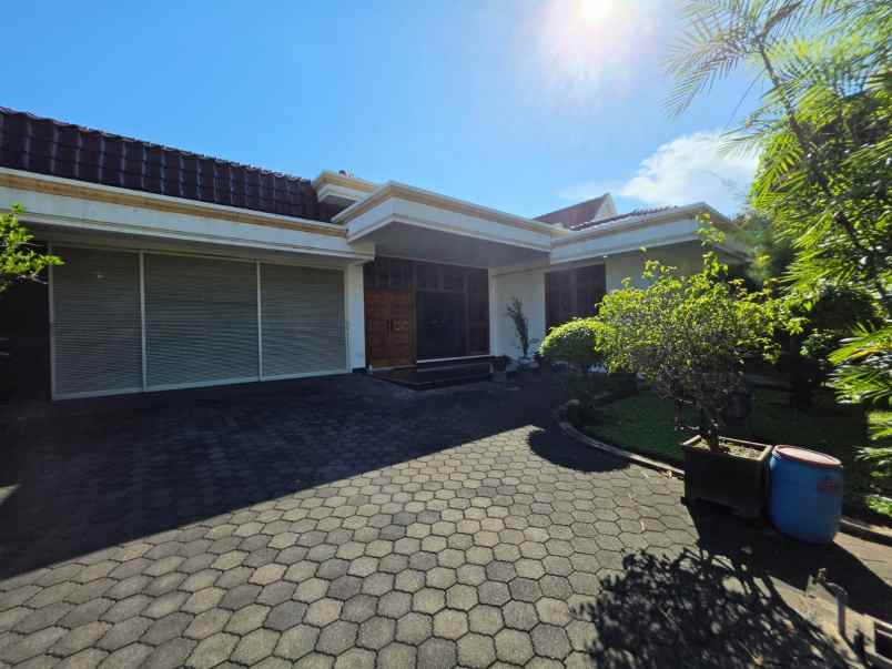 dijual rumah jalan m h thamrin