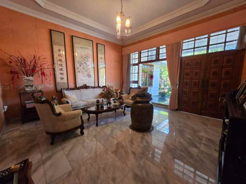 dijual rumah jalan m h thamrin