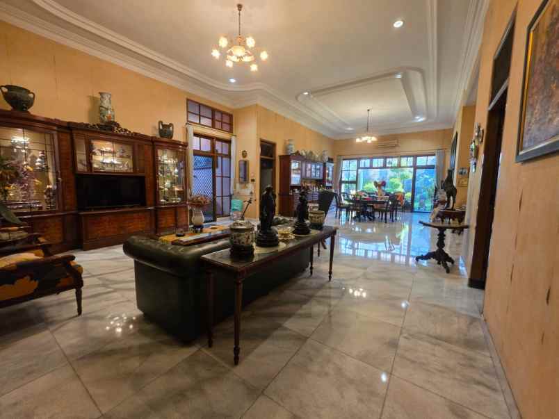 dijual rumah jalan m h thamrin