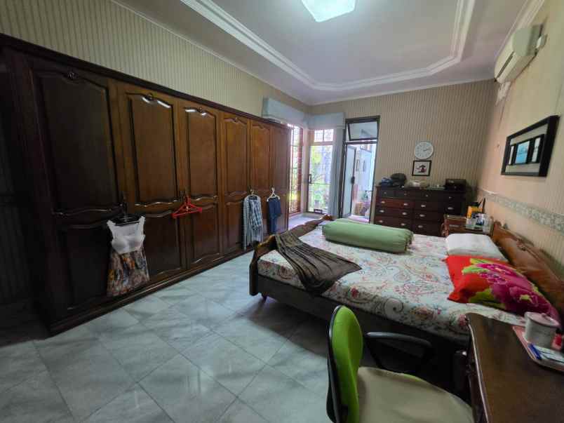 dijual rumah jalan m h thamrin