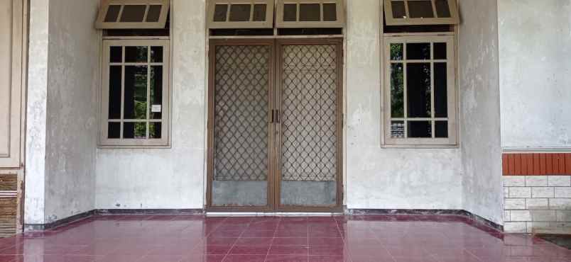 dijual rumah jalan manyar indah