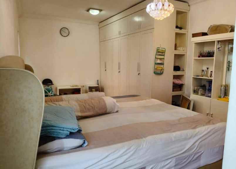 dijual rumah jalan manyar tirtoasri