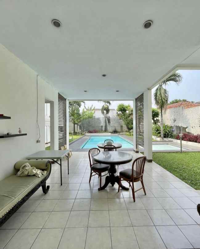 dijual rumah jalan rasamala