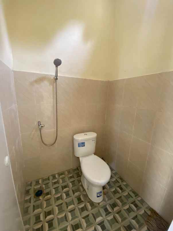 dijual rumah jalan raya kalisuren