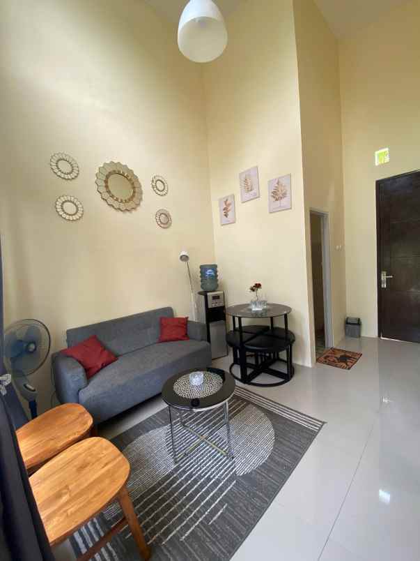 dijual rumah jalan raya kalisuren