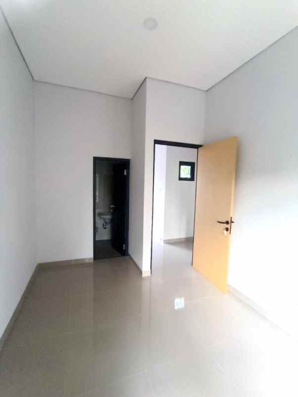 dijual rumah jalan raya komplek kesehatan