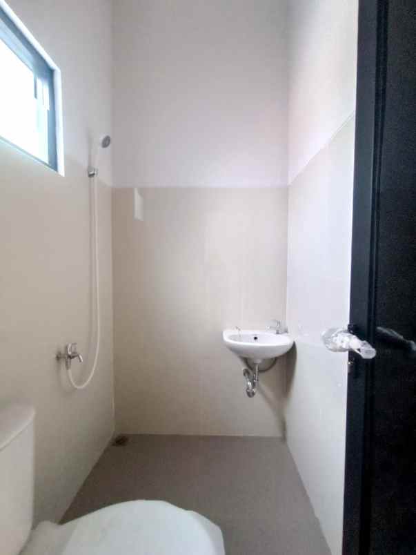 dijual rumah jalan raya komplek kesehatan