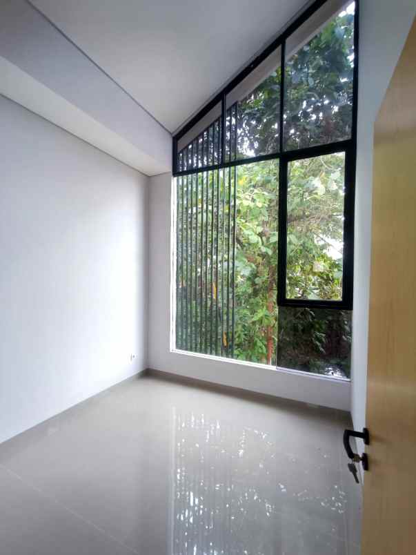 dijual rumah jalan raya komplek kesehatan