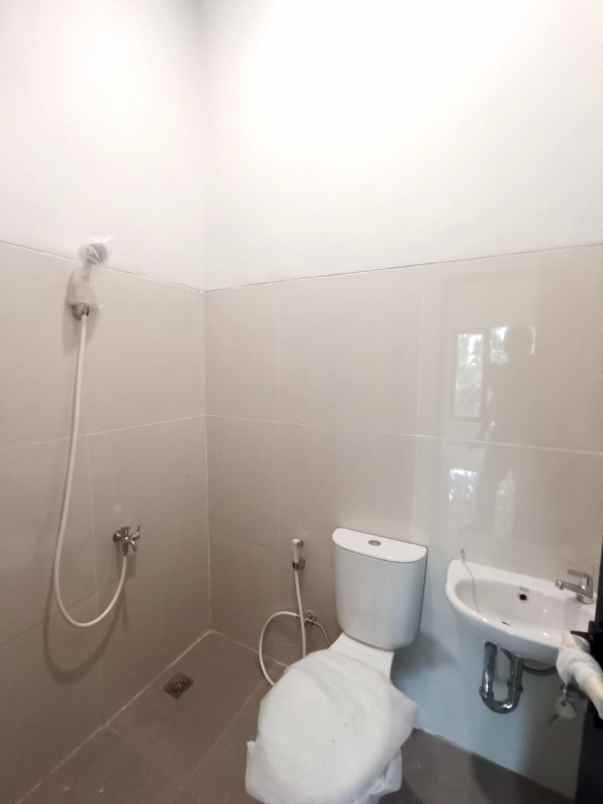 dijual rumah jalan raya komplek kesehatan