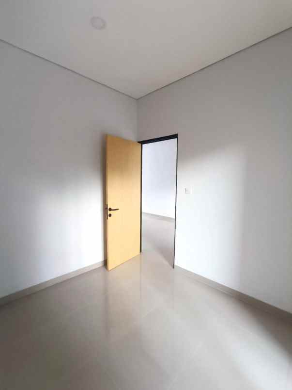 dijual rumah jalan raya komplek kesehatan