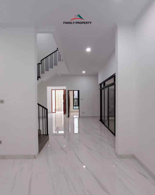 dijual rumah jalan raya meruya jakarta