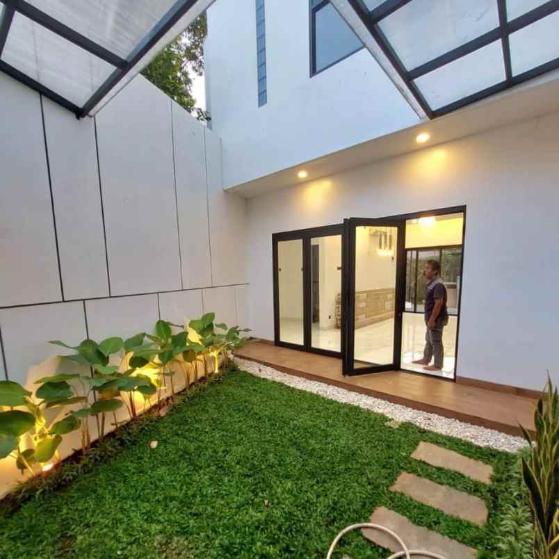 dijual rumah jalan raya pesanggrahan