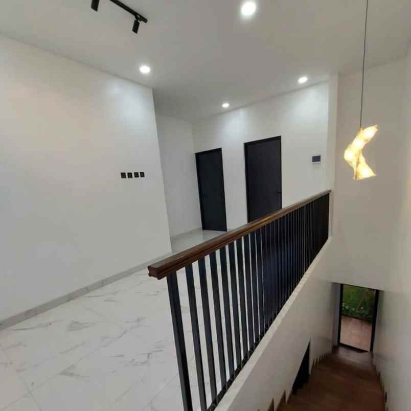 dijual rumah jalan raya pesanggrahan