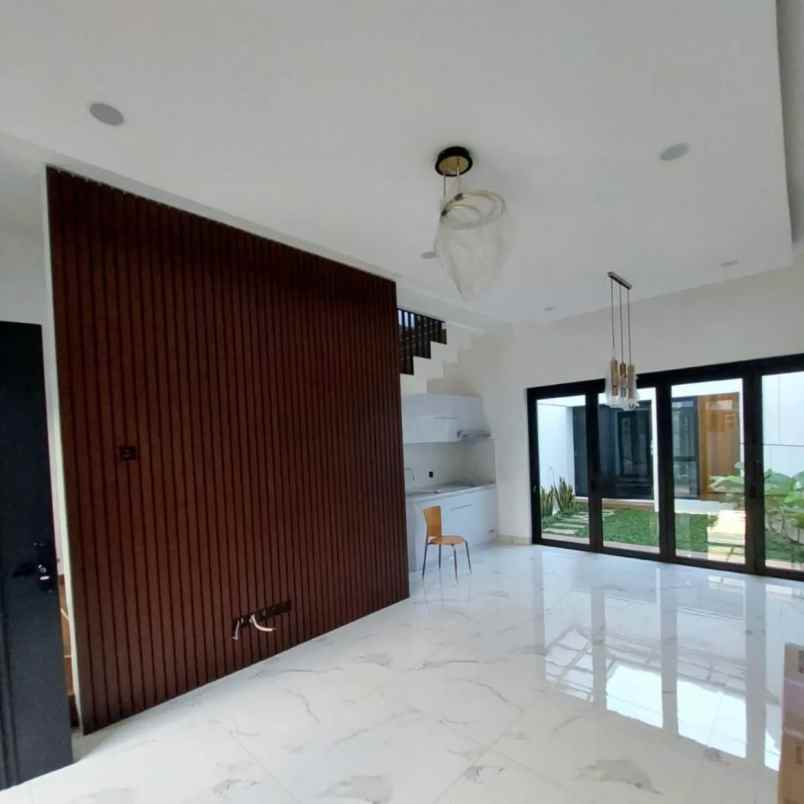 dijual rumah jalan raya pesanggrahan