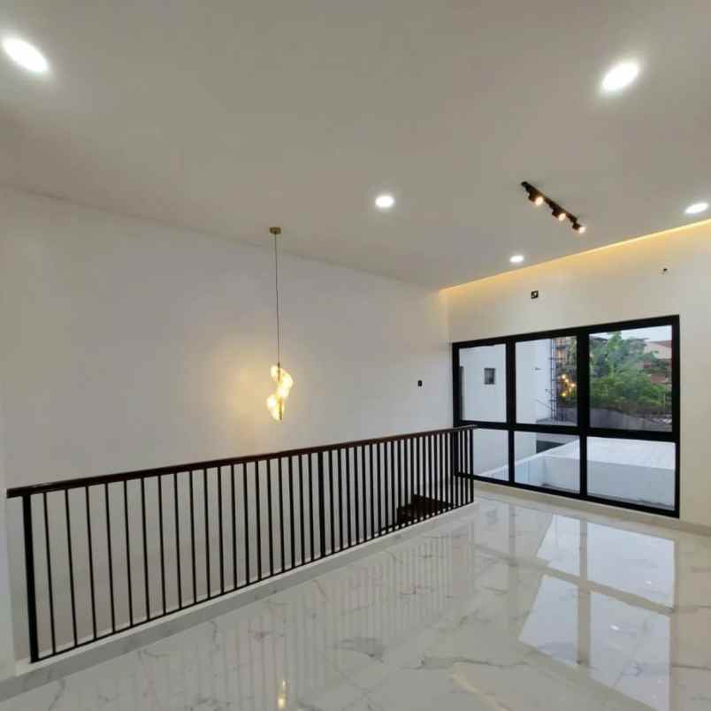 dijual rumah jalan raya pesanggrahan