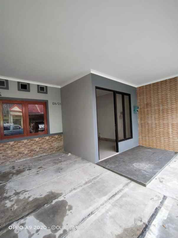 dijual rumah jalan raya serpong alam
