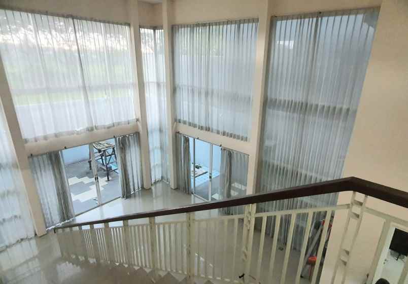 dijual rumah jalan royal residence