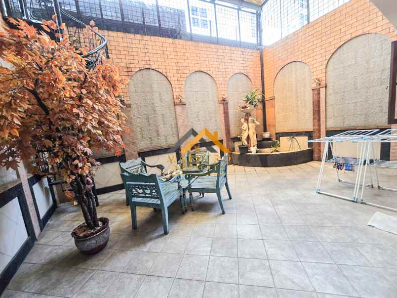 dijual rumah jalan s parman