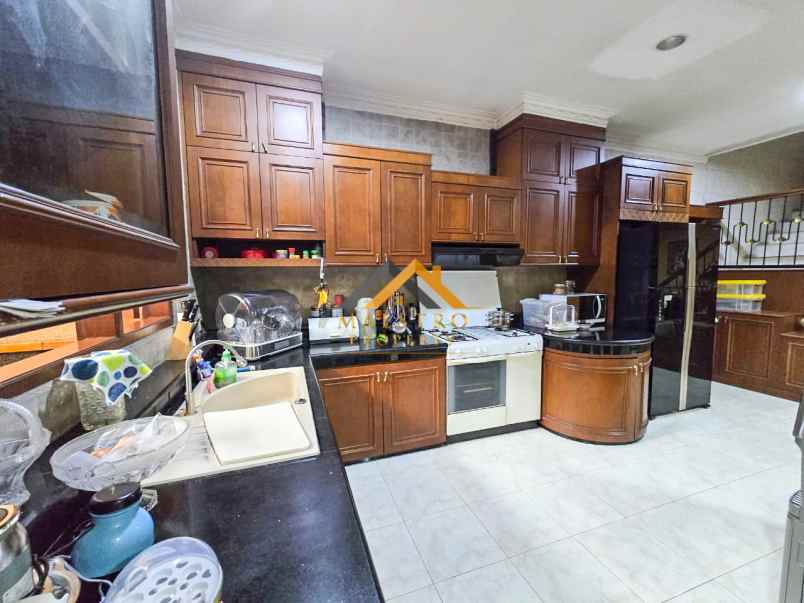 dijual rumah jalan s parman