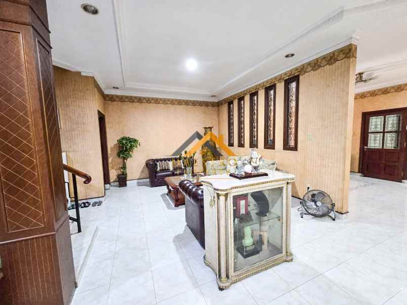 dijual rumah jalan s parman