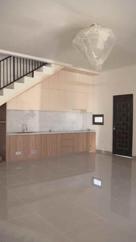 dijual rumah jalan somawinata cipageran