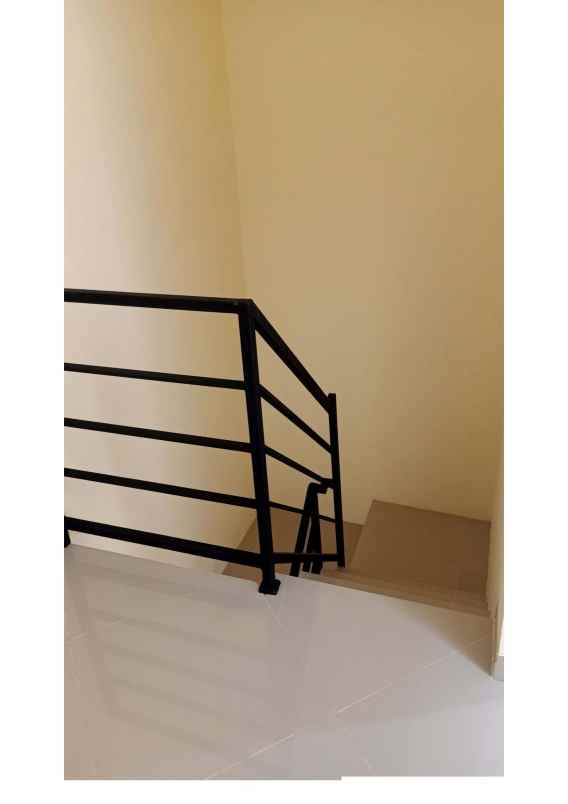 dijual rumah jalan utan kayu