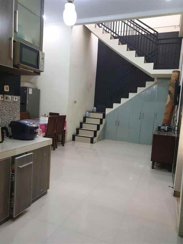 dijual rumah jati kramat jati asih