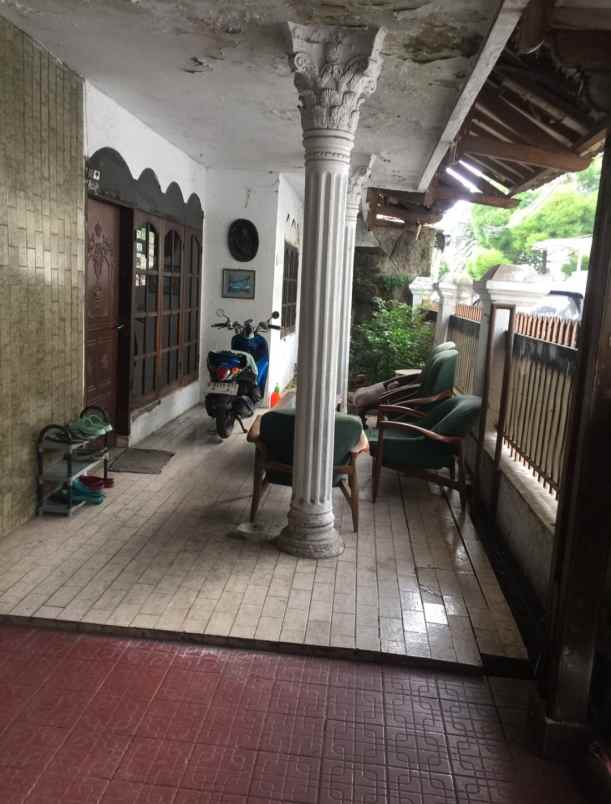 dijual rumah jatinegara timur