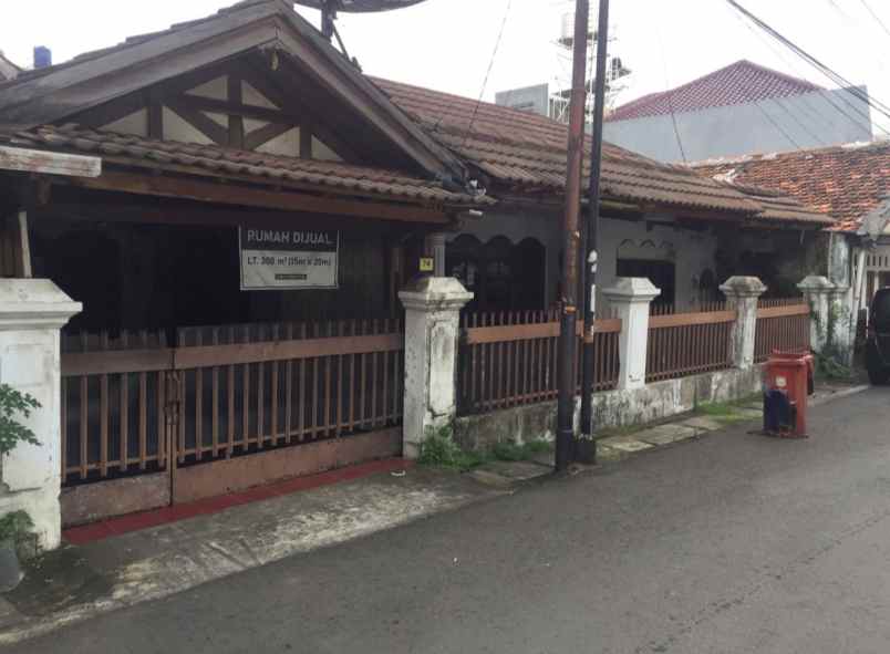 dijual rumah jatinegara timur