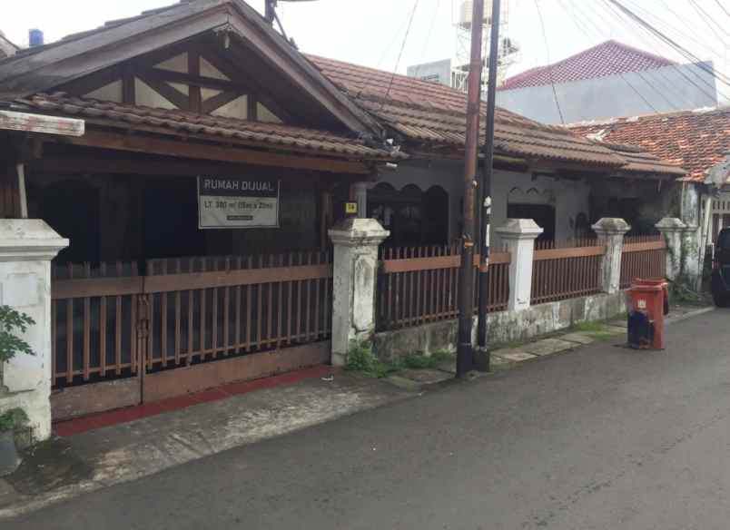 dijual rumah jatinegara timur