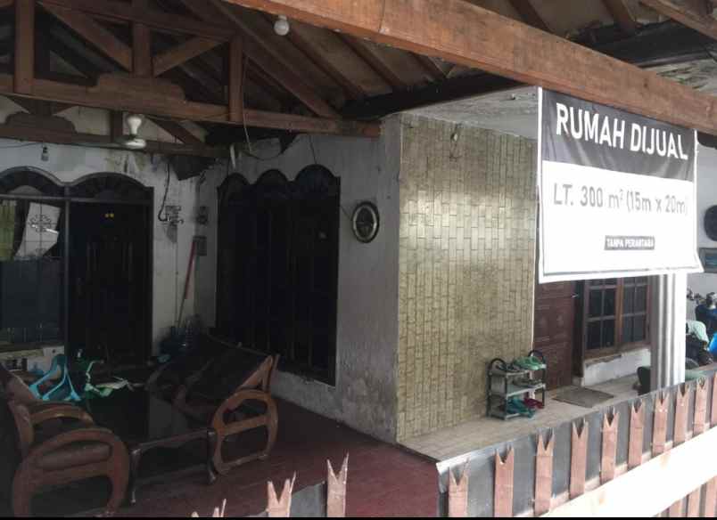 dijual rumah jatinegara timur